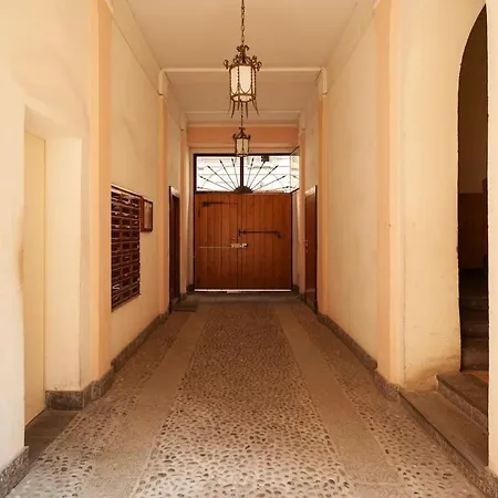 Apartment Live In Style Elegant Near Duomo Milan